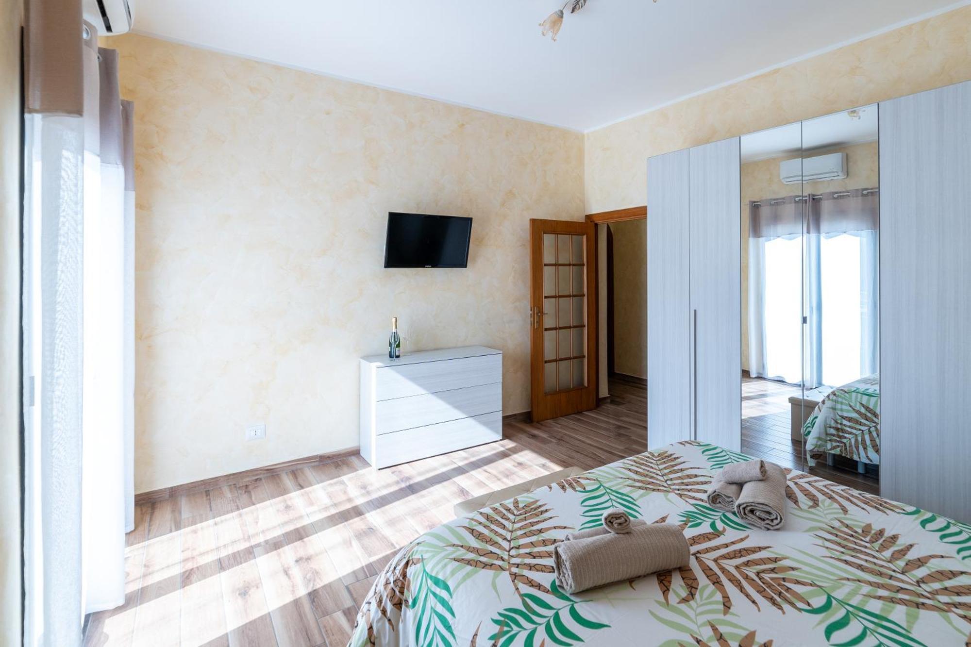 Апартаменти Casa La Scivola Катанія Екстер'єр фото